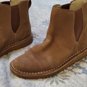 L.L. Bean Brown Chukka Boots with Suede Finish and Classic Ankle Height